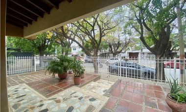 SE VENDE O ARRIENDA CASA ESQUINERA EN EL BARRIO JARDIN