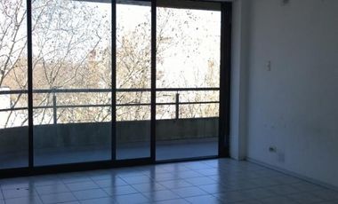 Departamento 2 amb. al frente