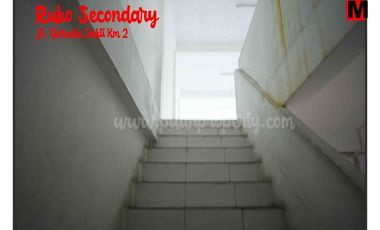 di jual ruko 3 lantai Jl . Garuda Sakti Km 2 lokasi sangat strategis