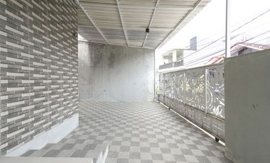 Rumah 2 Lt Bebas Banjir 7 Mnt ke RS Citra Harapan Hadap Timur J-39657