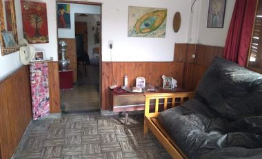 Casa en venta en Isidro Casanova