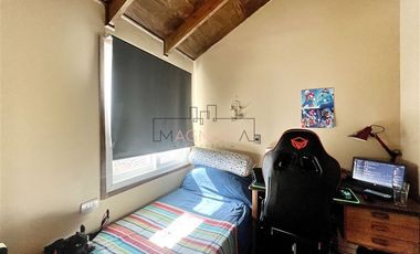 Casa esquina en venta de 4 dorm. en Buín
