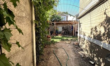 Casa esquina en venta de 4 dorm. en Buín