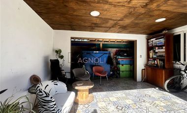 Casa esquina en venta de 4 dorm. en Buín