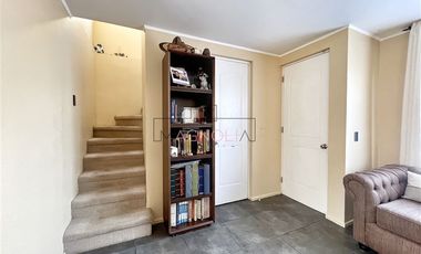 Casa esquina en venta de 4 dorm. en Buín