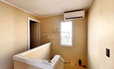 Casa esquina en venta de 4 dorm. en Buín