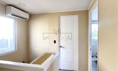 Casa esquina en venta de 4 dorm. en Buín