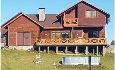 CASA 300 m2 EN CONDOMINIO A 3 KM CENTRO VILLARRICA