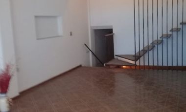 Chalet en venta en Bernal Oeste