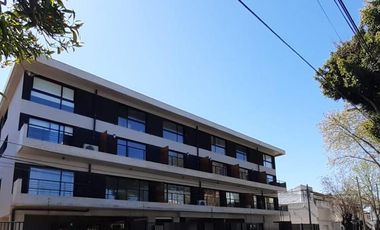 Vicente López - Amplia cochera descubierta en Planta Baja!!