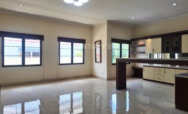 Rumah Mewah Di Perumahan Maguwoharjo Dekat Kampus UPN