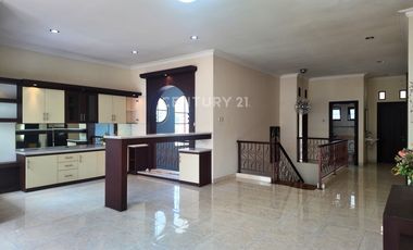 Rumah Mewah Di Perumahan Maguwoharjo Dekat Kampus UPN