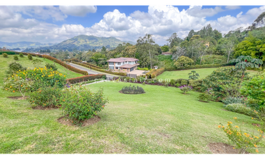 Casa Campestre en Parcelación Vía San Antonio - La Ceja