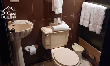Hostal de Venta – Centro Histórico de Cuenca, 2 Locales Comerciales y 8 habitaciones.