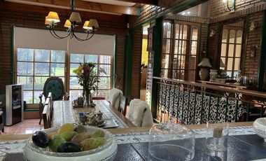 Casa en venta de 6 dorm. en La Florida