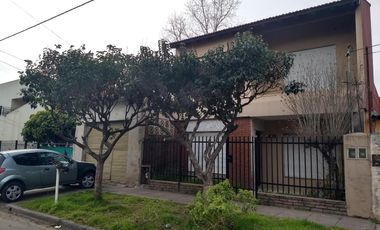 HERMOSA CASA 5 AMBIENTES