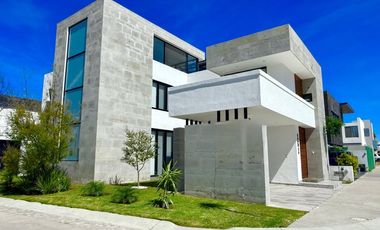 NORPONIENTE EN PUNTA DORADA EN ESQUINA MAGNIFICA UBICACION