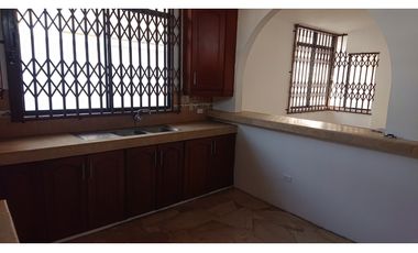 En venta hermosa casa en Manta 2000