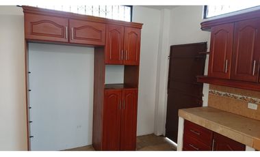 En venta hermosa casa en Manta 2000