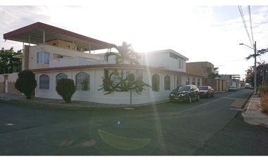En venta hermosa casa en Manta 2000