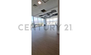 OFICINA EN ARRIENDO AV. LA DEHESA EXCELENTE UBICACION