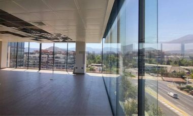 OFICINA EN ARRIENDO AV. LA DEHESA EXCELENTE UBICACION