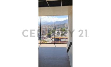 OFICINA EN ARRIENDO AV. LA DEHESA EXCELENTE UBICACION