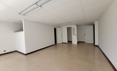 oficina en venta en laureles. Cod V17276