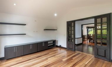 casa en venta en la calera. Cod V12135