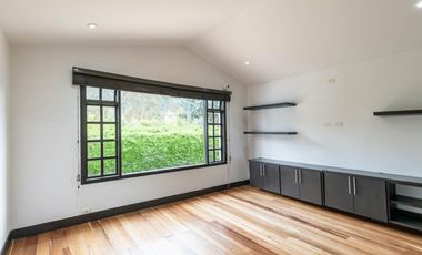 casa en venta en la calera. Cod V12135