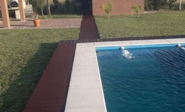 CASA-QUINTA DOMSELAAR ESCRITURADA