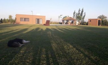 CASA-QUINTA DOMSELAAR ESCRITURADA