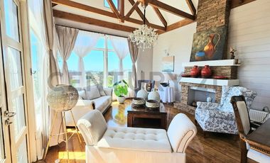 SE VENDE CASA CON AMPLIA VISTA A LA BAHÍA