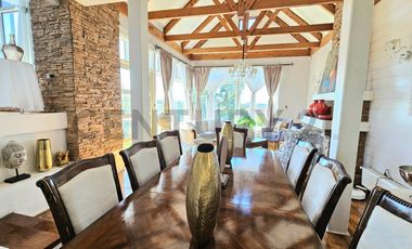 SE VENDE CASA CON AMPLIA VISTA A LA BAHÍA
