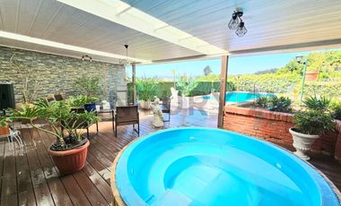SE VENDE CASA CON AMPLIA VISTA A LA BAHÍA