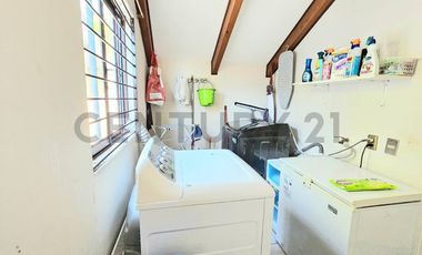 SE VENDE CASA CON AMPLIA VISTA A LA BAHÍA