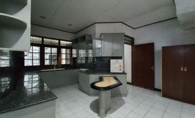 Rumah sewa di gerlong taman depan belakang
