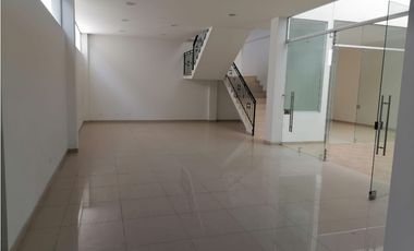 Arrienda Local 218 m2