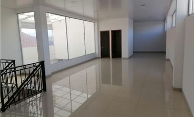 Arrienda Local 218 m2