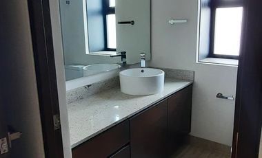 DEPARTAMENTO CON BONITA VISTA, BIEN UBICADO