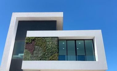 LOMAS DEL SOL, Casa en VENTA con ALBERCA, roof garden con vista al mar y sala de TV, (RL)