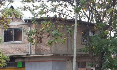 Dos monoambientes de 33m² sobre Av. D’Onofrio en Los Aromos.