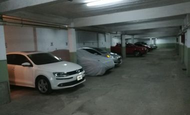Espacio de garaje para 14 autos