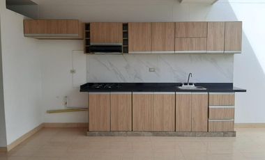 casa en venta en c.c casa real. Cod V2133