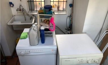 Chalet Reciclado con 5 dormitorios barrio Los Acantilados