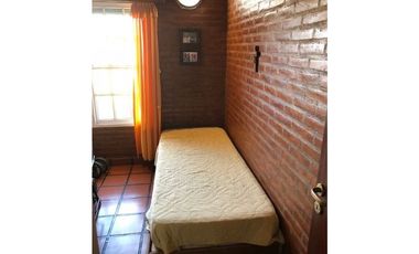 Chalet Reciclado con 5 dormitorios barrio Los Acantilados