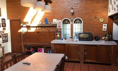 Chalet Reciclado con 5 dormitorios barrio Los Acantilados