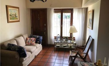 Chalet Reciclado con 5 dormitorios barrio Los Acantilados