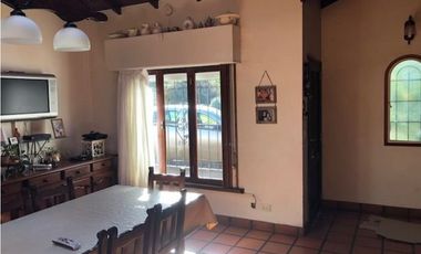 Chalet Reciclado con 5 dormitorios barrio Los Acantilados
