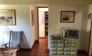 Chalet Reciclado con 5 dormitorios barrio Los Acantilados